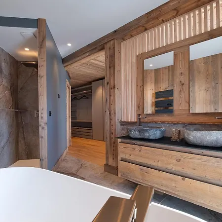Le Belltower Apartment *
